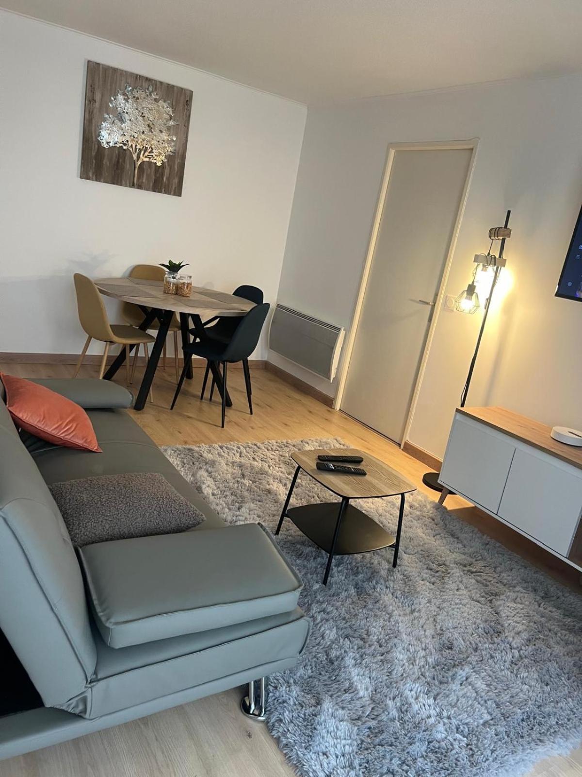 Champion Suites Sarcelles Exterior photo